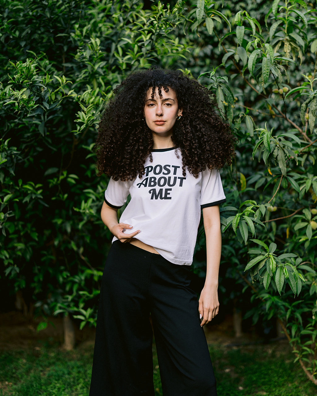 POST ABOUT ME BABY TEE